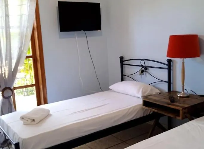 Апартаменты Jimmy's Garden Corinth